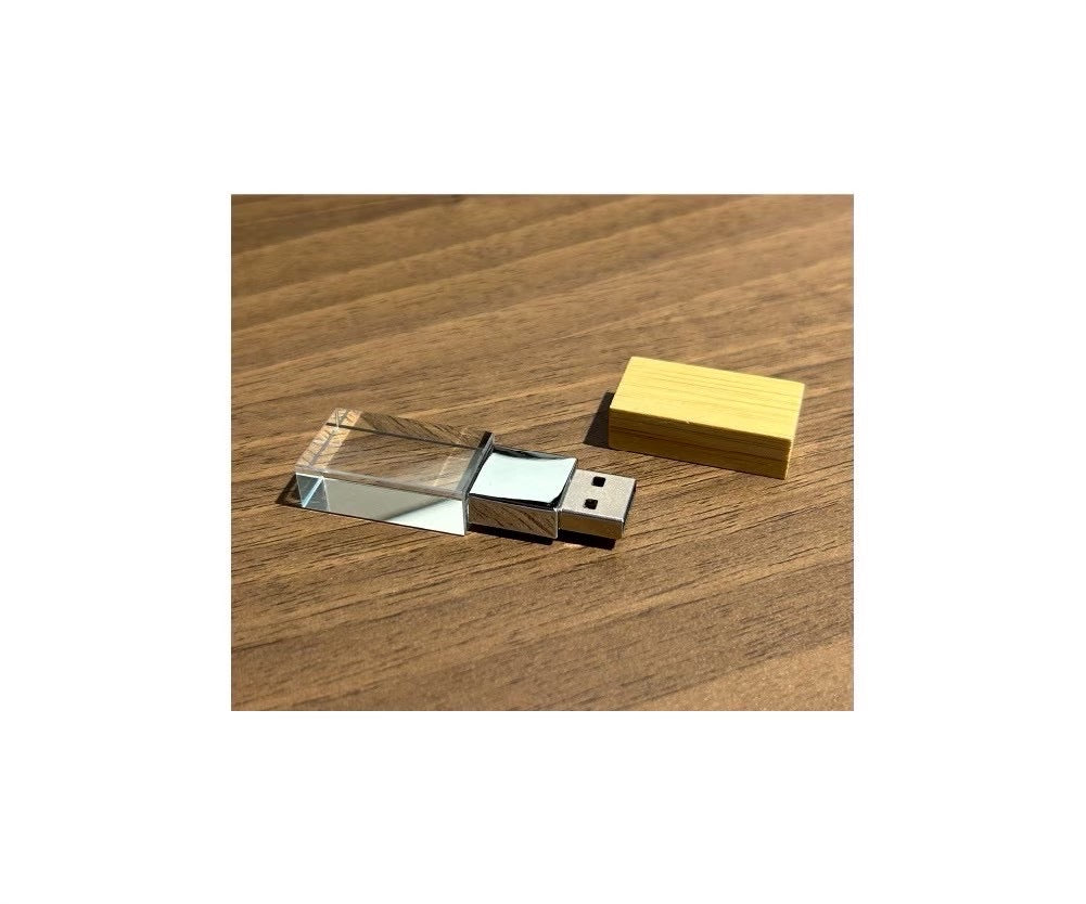 【新発売】高級感と温もりを感じる「木製×アクリルUSBメモリ」- wood memory -